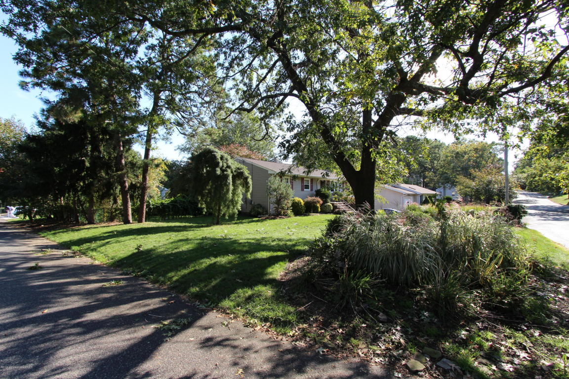 155 Walnut Dr, Brick, NJ 08724 photo 4