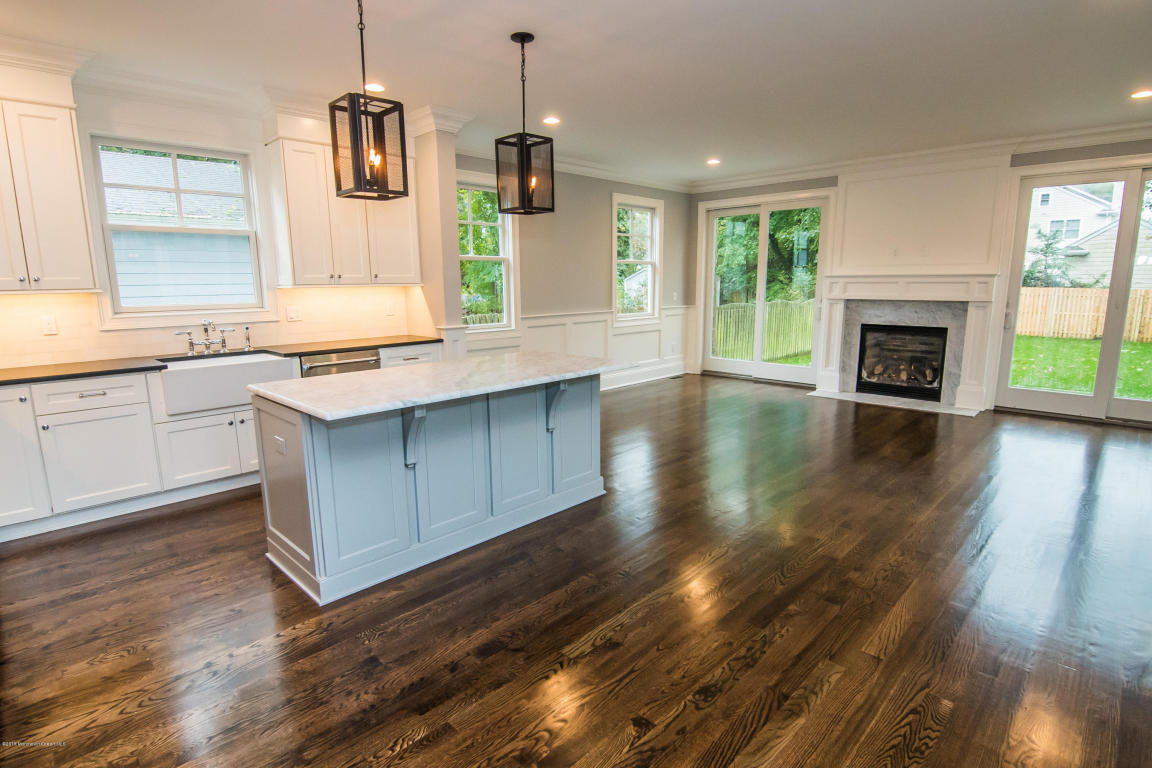 22 Center St, Rumson, NJ 07760 photo 9