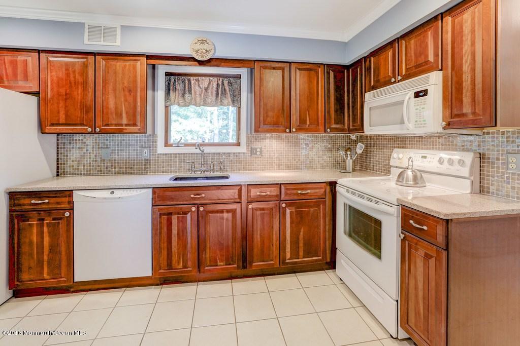 37 Anita Dr, Jackson, NJ 08527 photo 5