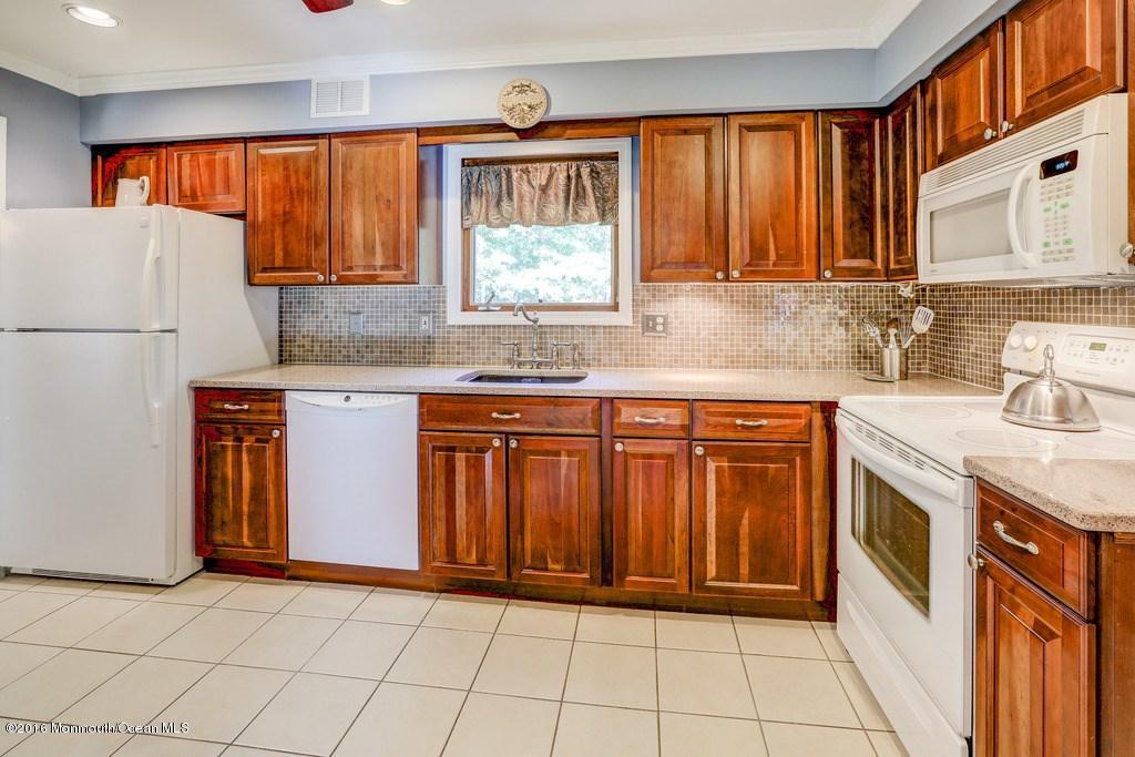 37 Anita Dr, Jackson, NJ 08527 photo 2