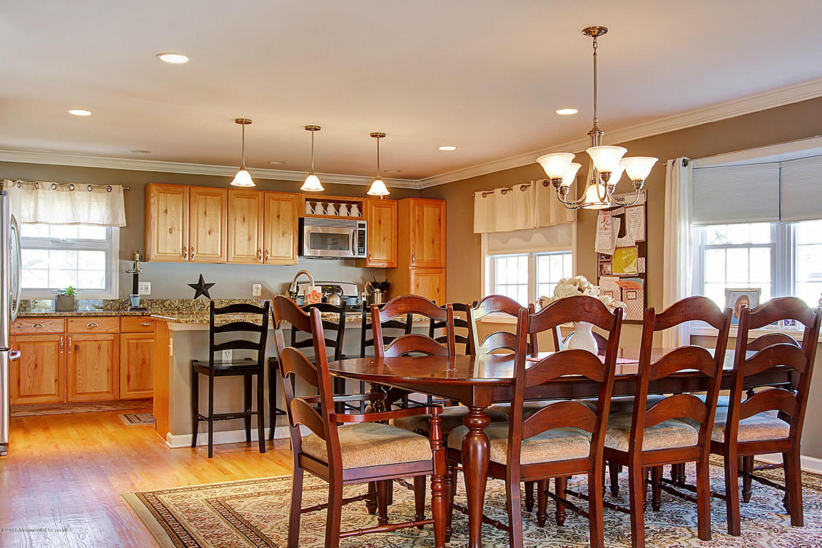22 Nautilus Dr, Middletown, NJ 07748 photo 6