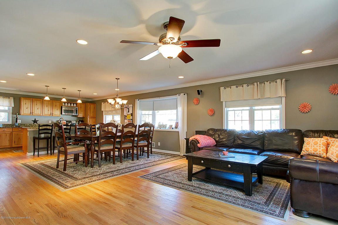 22 Nautilus Dr, Middletown, NJ 07748 photo 9