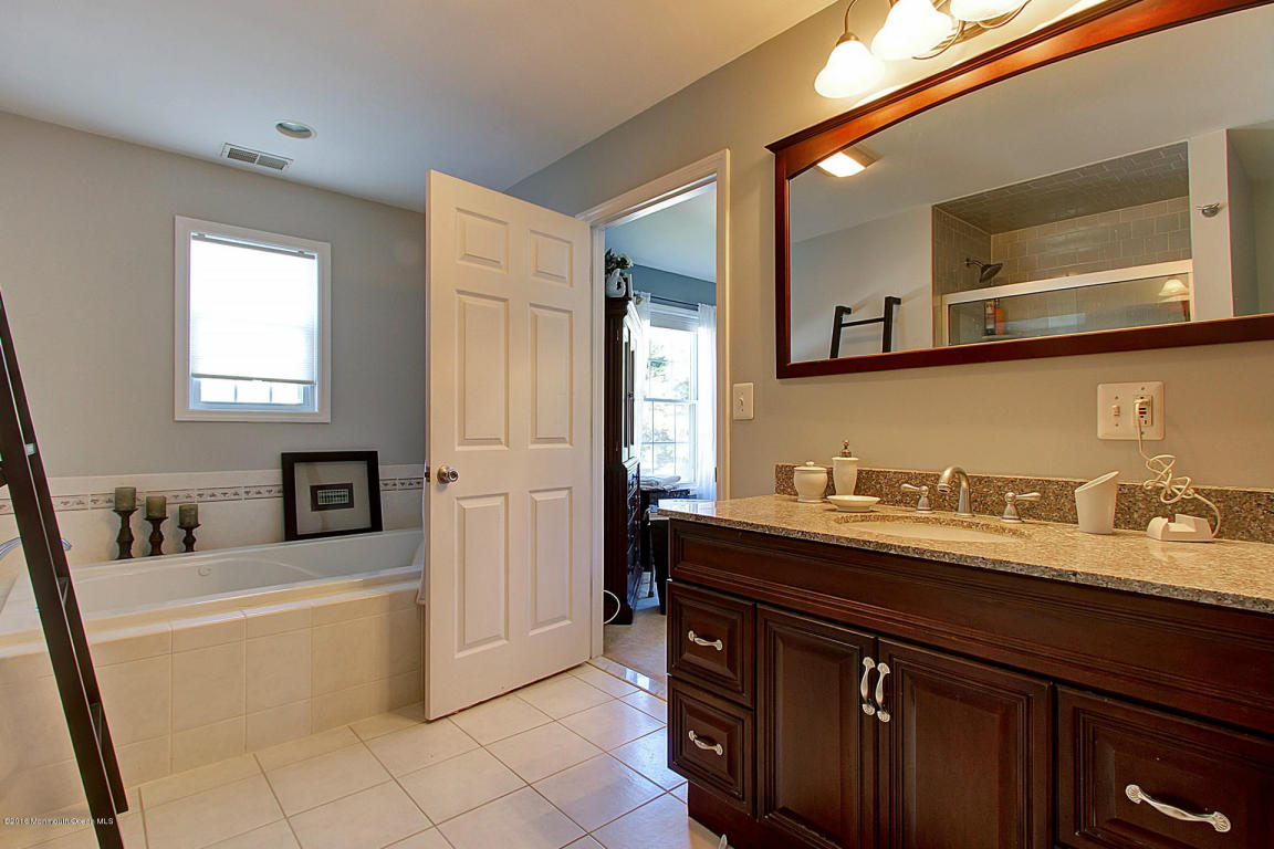 22 Nautilus Dr, Middletown, NJ 07748 photo 18