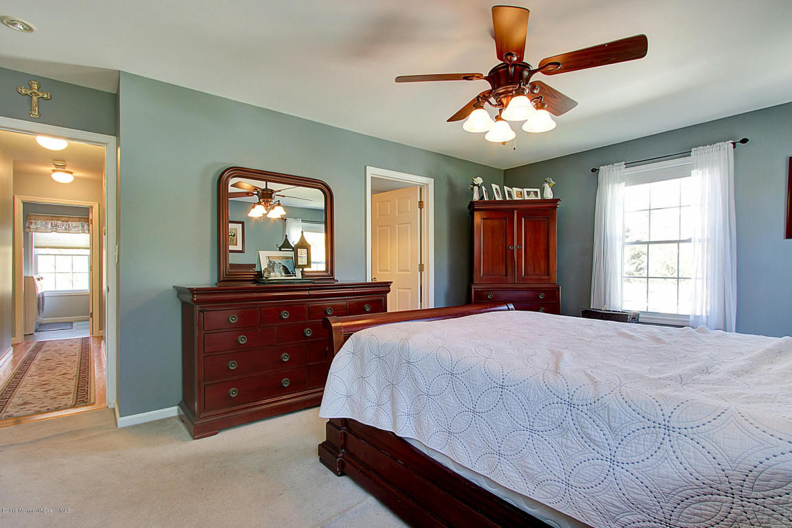 22 Nautilus Dr, Middletown, NJ 07748 photo 17