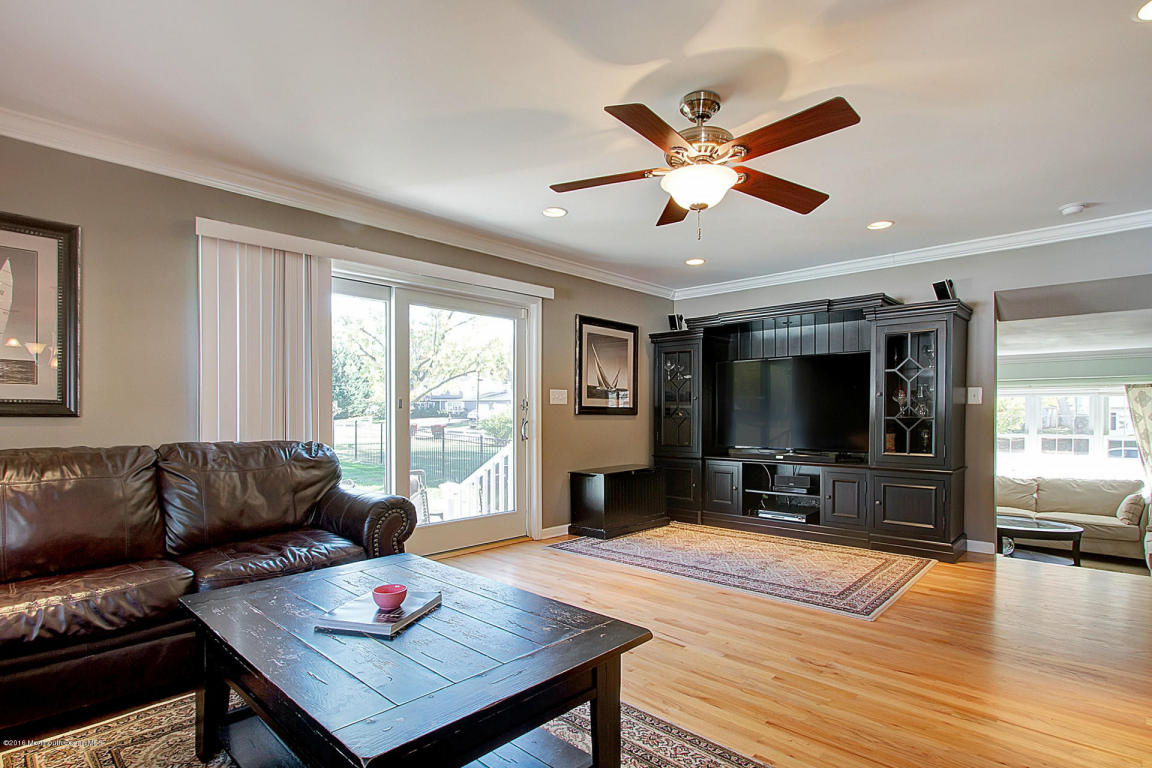 22 Nautilus Dr, Middletown, NJ 07748 photo 11