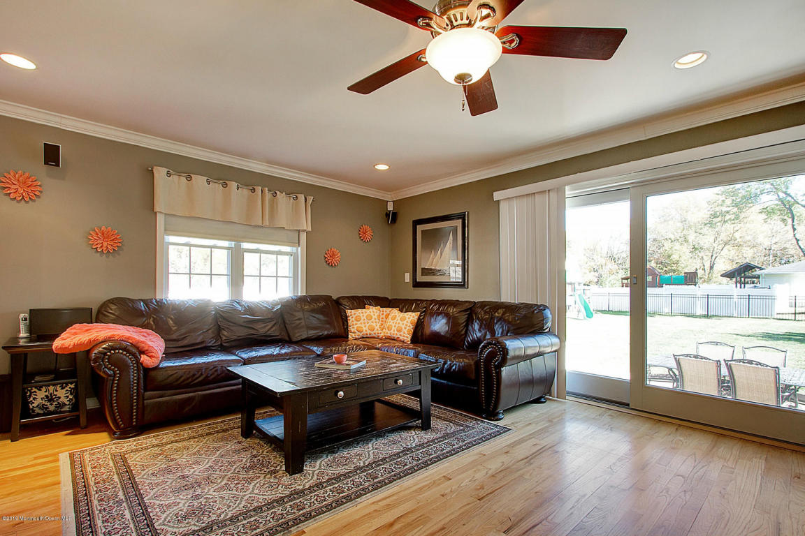 22 Nautilus Dr, Middletown, NJ 07748 photo 10