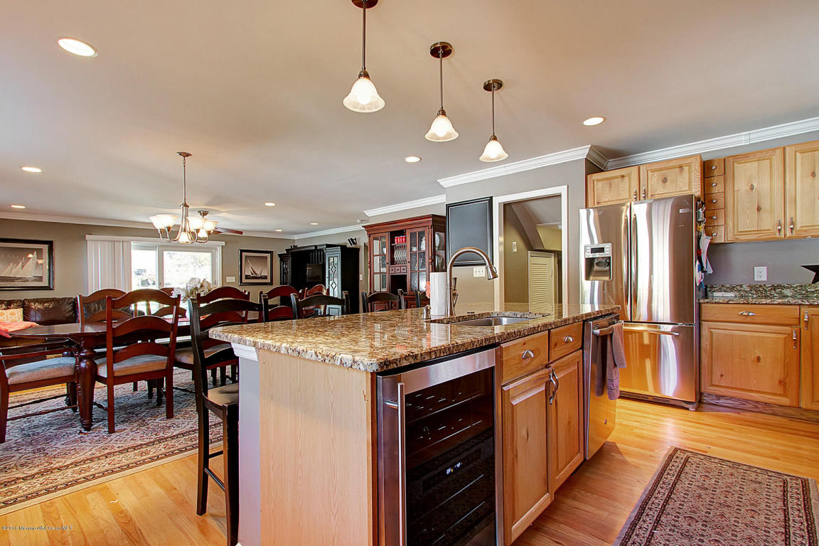 22 Nautilus Dr, Middletown, NJ 07748 photo 5