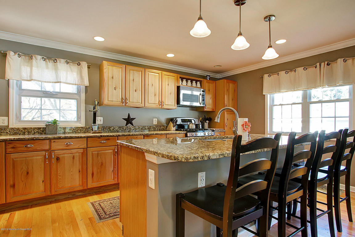 22 Nautilus Dr, Middletown, NJ 07748 photo 8
