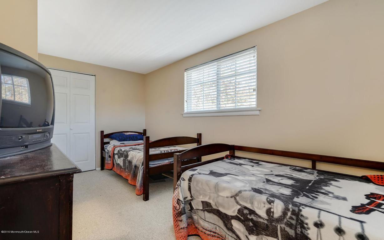 21 Roberta Dr, Howell, NJ 07731 photo 40