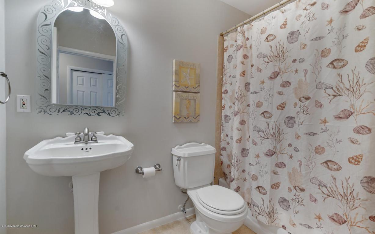 21 Roberta Dr, Howell, NJ 07731 photo 28