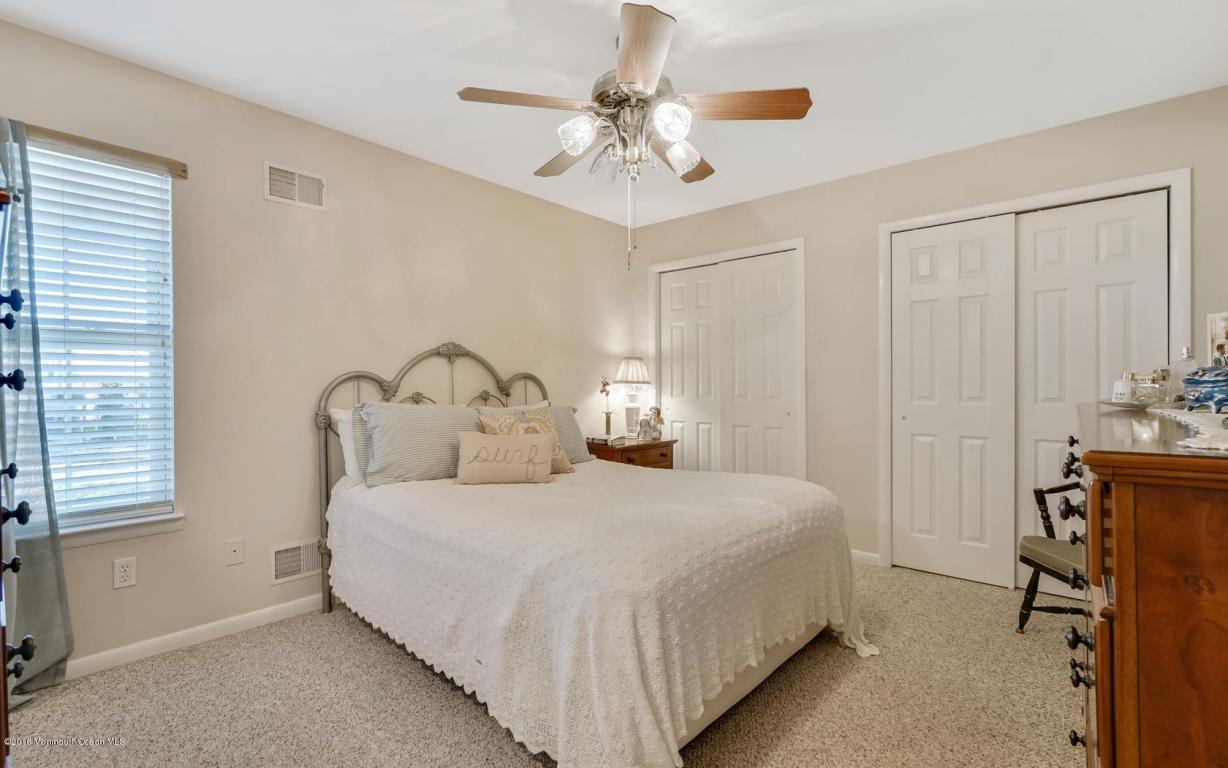 21 Roberta Dr, Howell, NJ 07731 photo 32