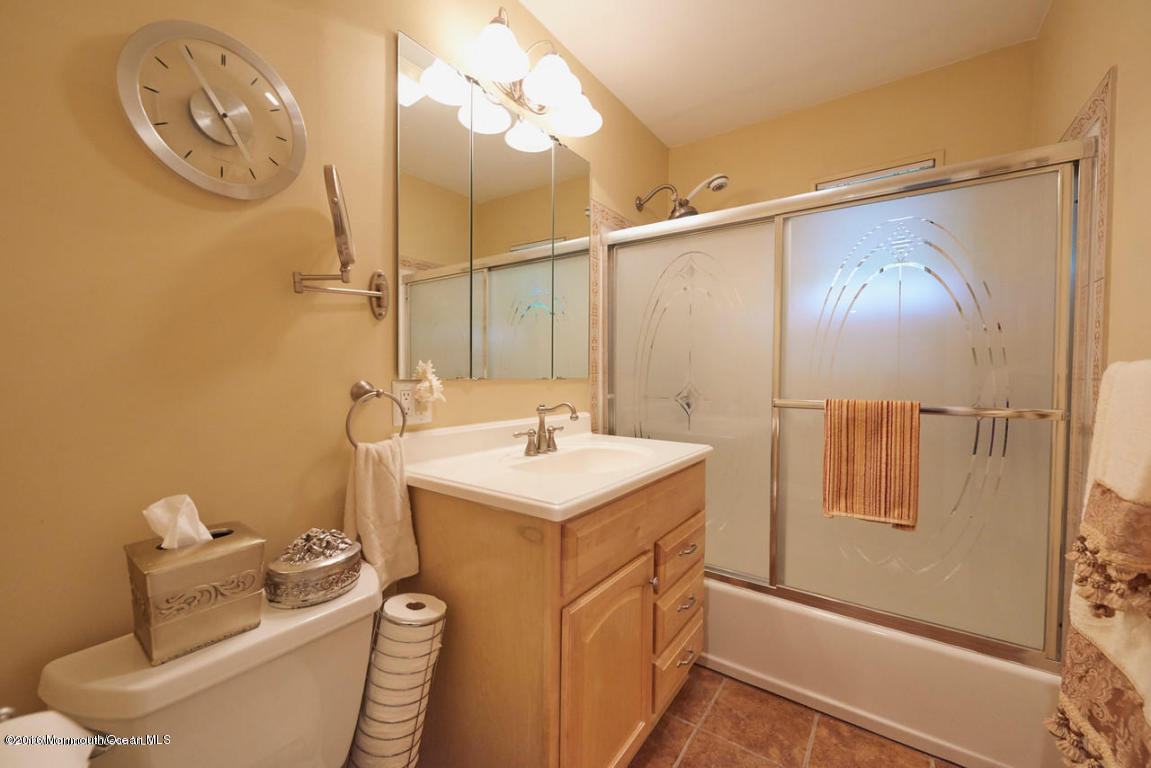 16 Karyn Ter E, Middletown, NJ 07748 photo 20