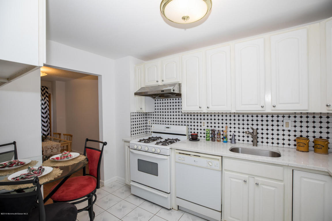 5 Pheasant Run, Edison, NJ 08820 photo 3