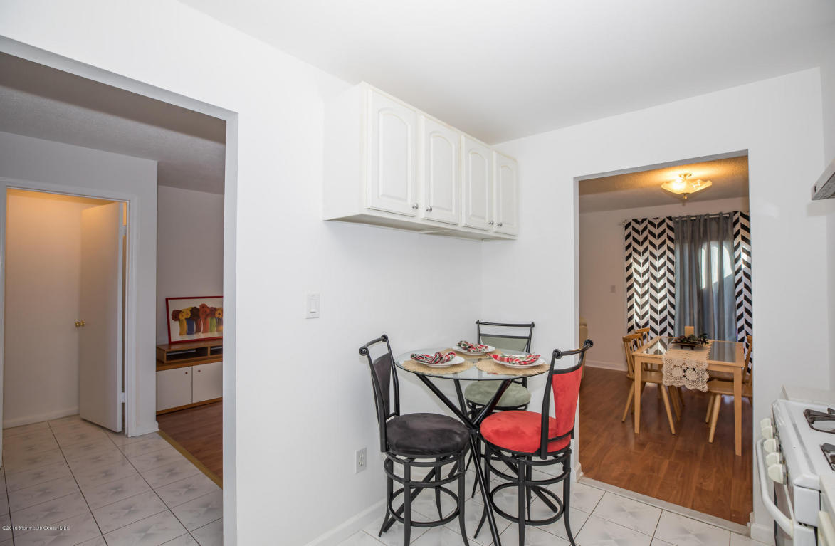 5 Pheasant Run, Edison, NJ 08820 photo 4