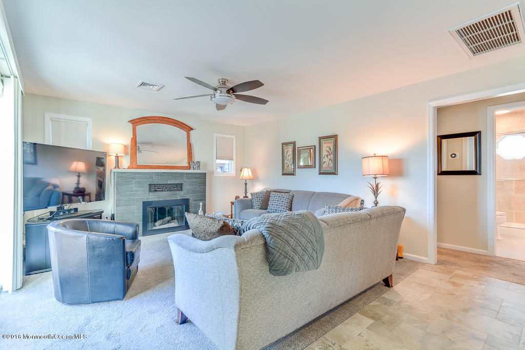 674 Drum Point Rd, Brick, NJ 08723 photo 2