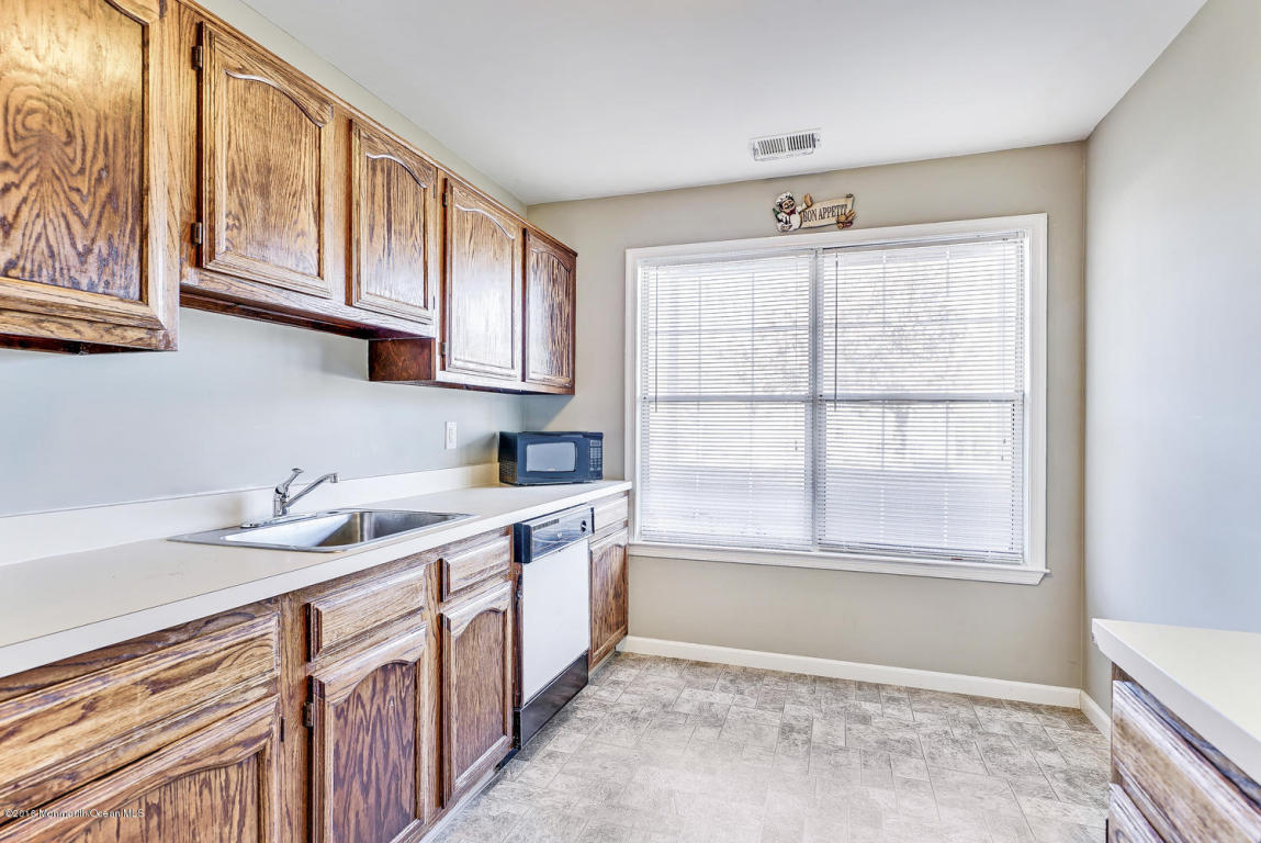 413 Brookview Ct, Howell, NJ 07731 photo 14