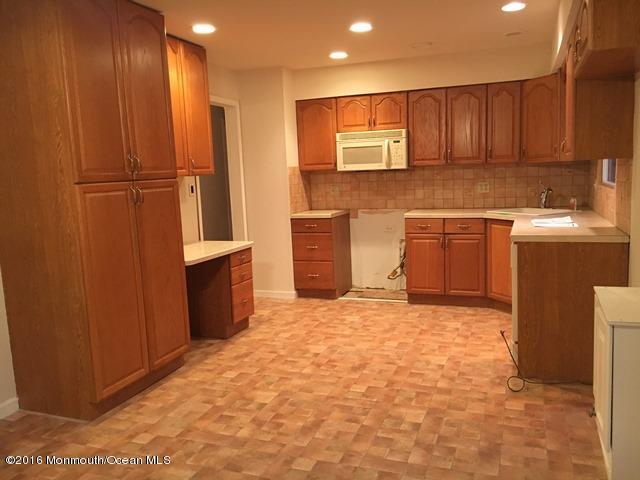 16 Windsor Rd, Howell, NJ 07731 photo 8