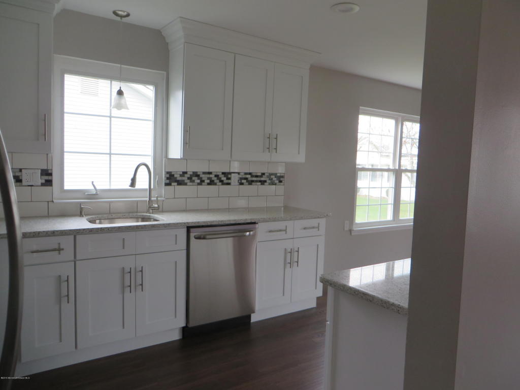 5 Rushmore Dr, Brick, NJ 08724 photo 9