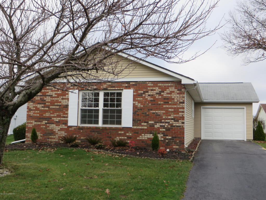 5 Rushmore Dr, Brick, NJ 08724 photo 1