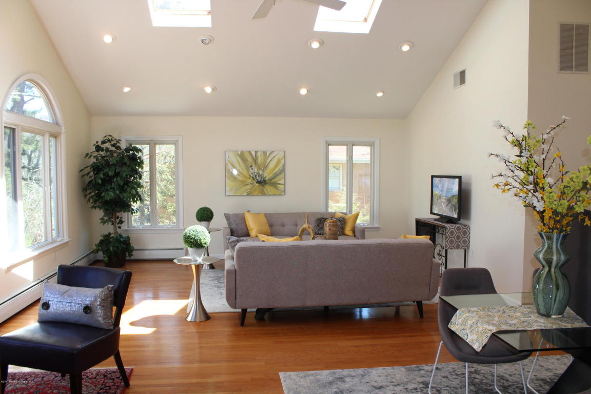 7 Pine Ln, Ocean, NJ 07712 photo 9
