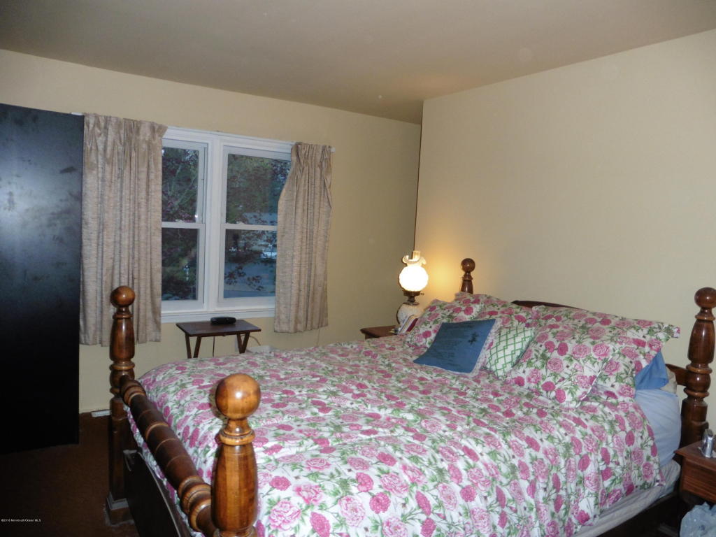 697 Millbrook Rd, Brick, NJ 08724 photo 16