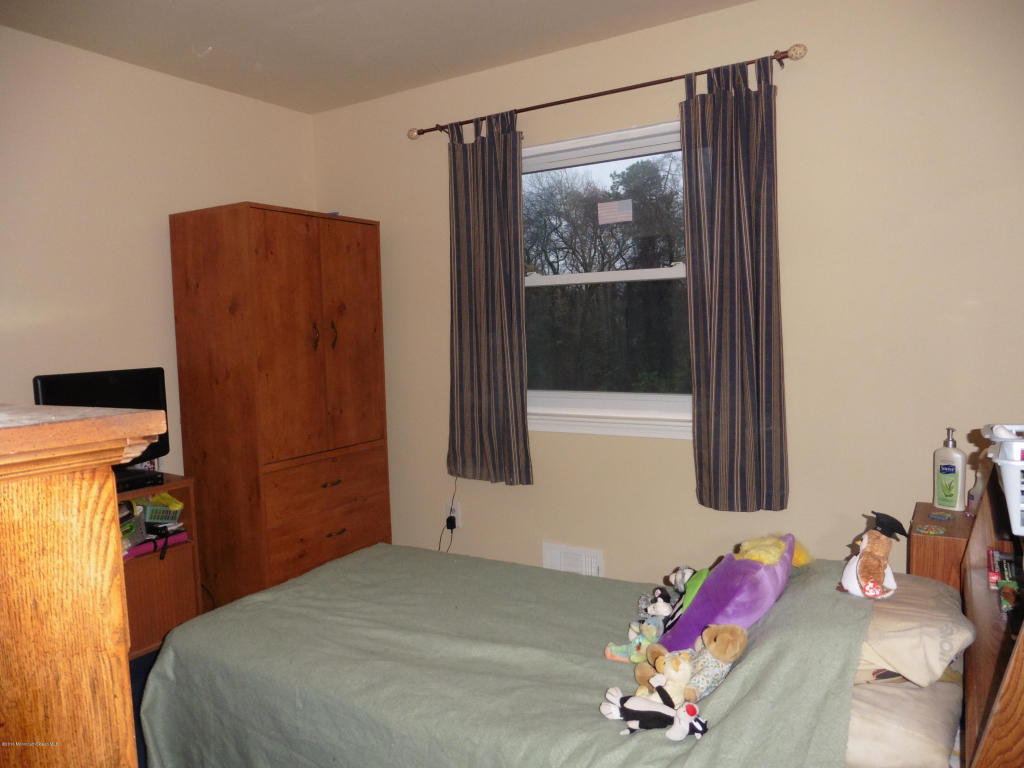 697 Millbrook Rd, Brick, NJ 08724 photo 19