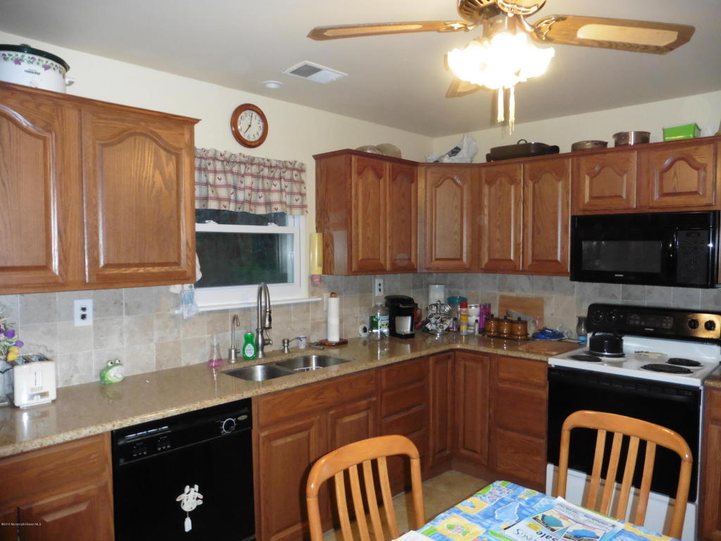 697 Millbrook Rd, Brick, NJ 08724 photo 9