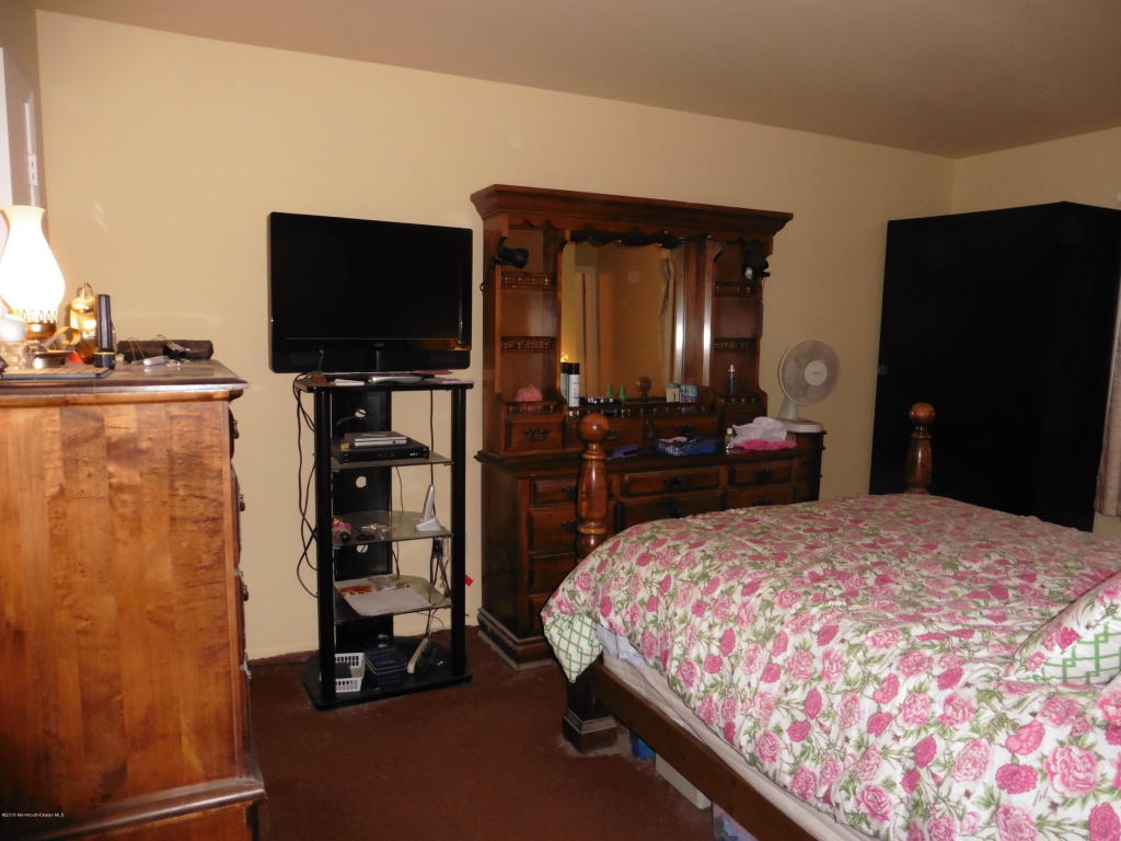 697 Millbrook Rd, Brick, NJ 08724 photo 17