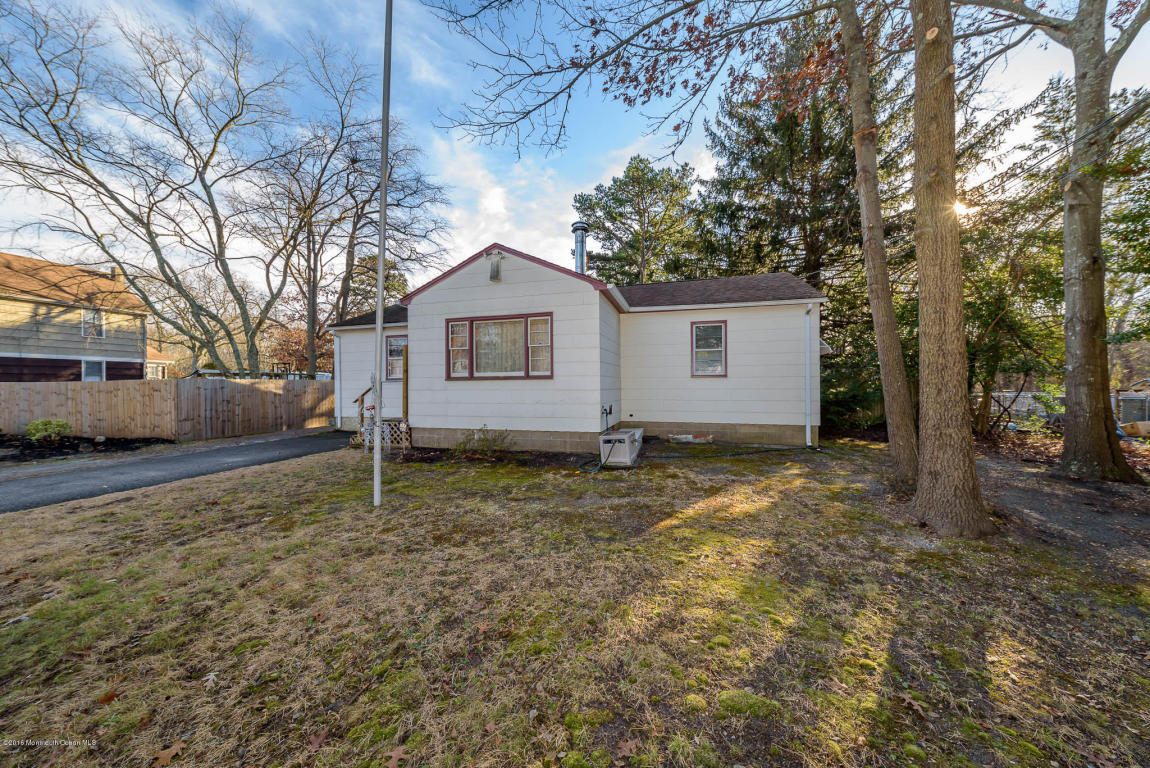 225 Circle Dr, Brick, NJ 08723 photo 1