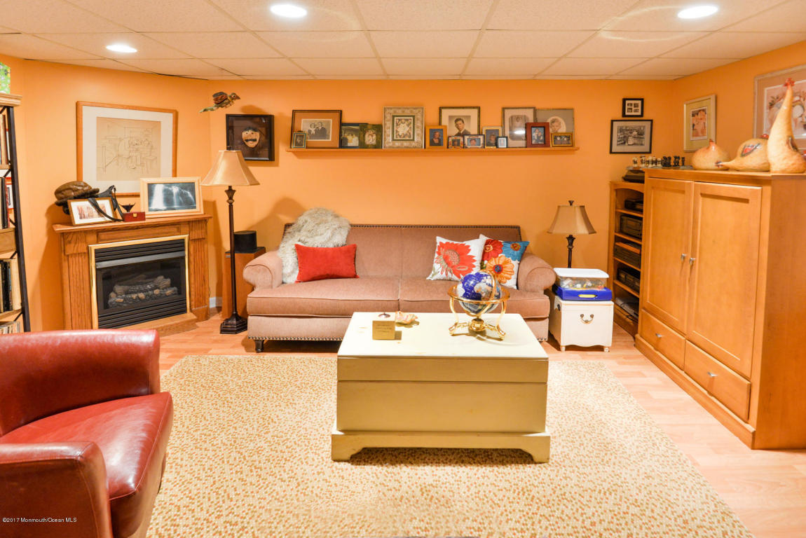 397 Deuce Dr, Wall, NJ 07719 photo 19