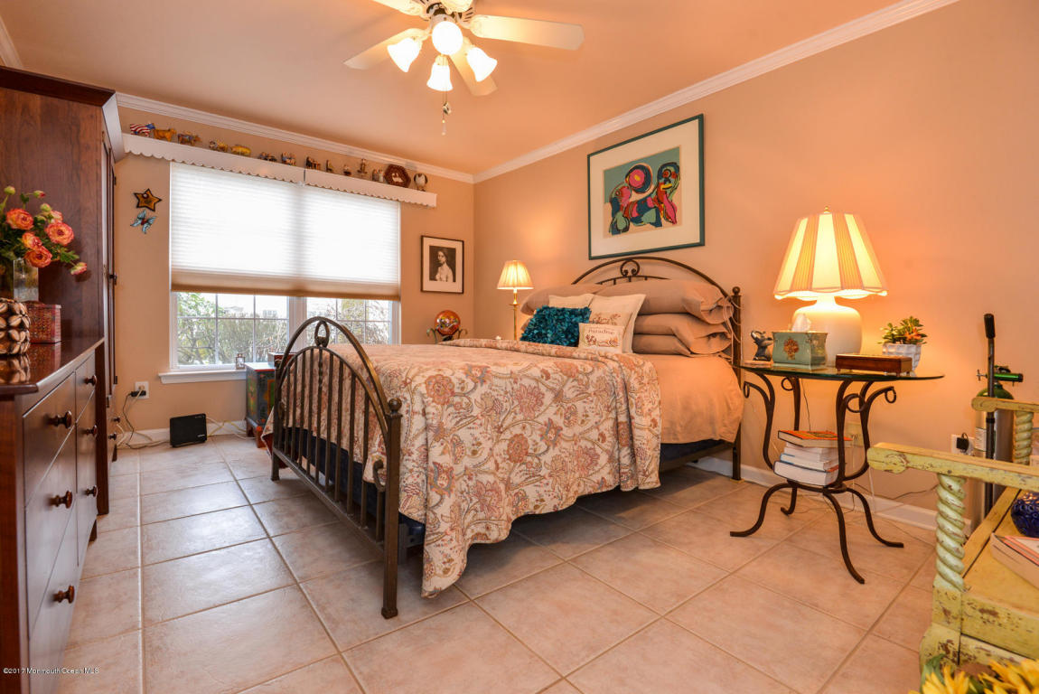 397 Deuce Dr, Wall, NJ 07719 photo 11