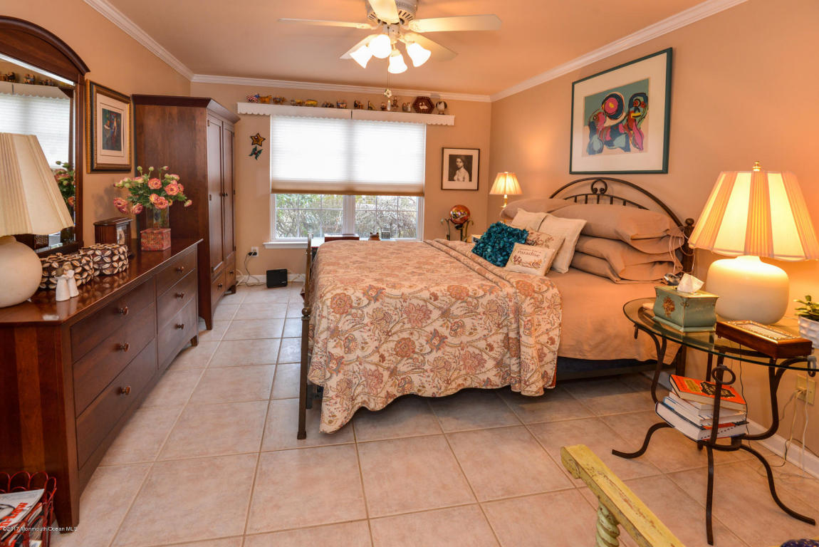 397 Deuce Dr, Wall, NJ 07719 photo 12