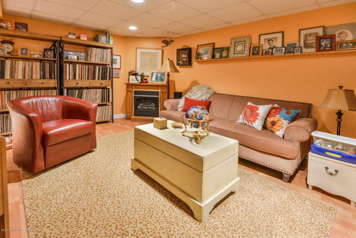 397 Deuce Dr, Wall, NJ 07719 photo 18