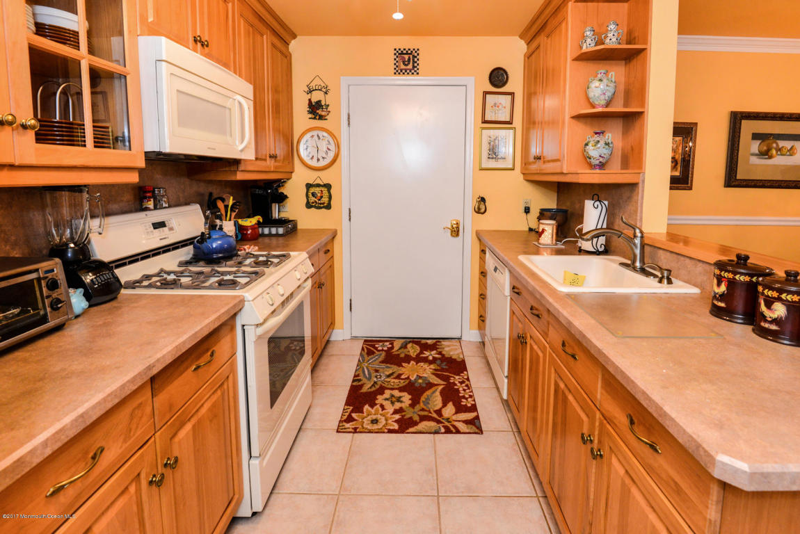 397 Deuce Dr, Wall, NJ 07719 photo 10