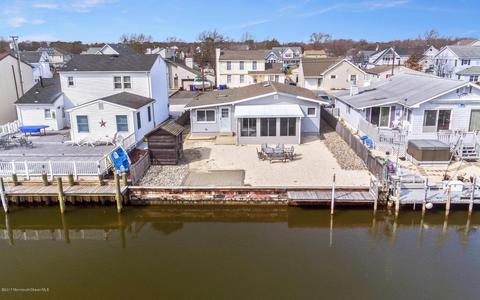 15 Commodore Dr, Brick, NJ 08723 photo 2