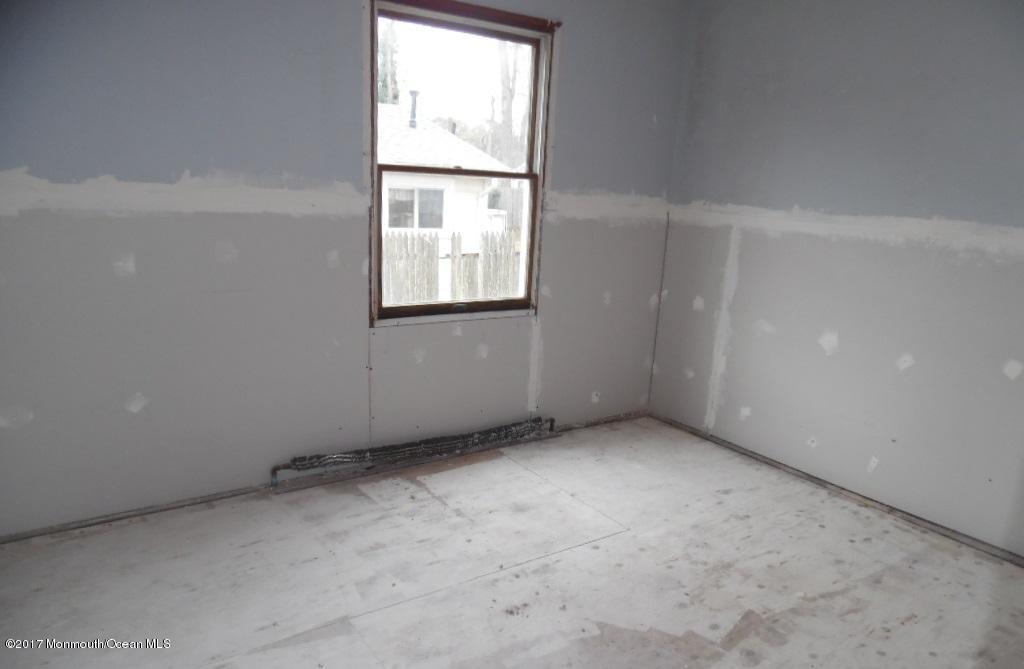 45 Poplar St, Waretown, NJ 08758 photo 4