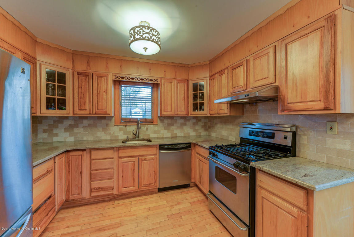 5 Kenneth Ter E, Middletown, NJ 07748 photo 8