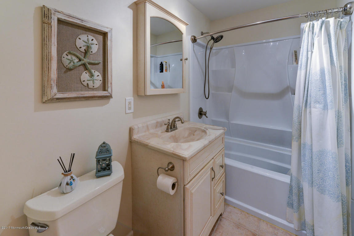 5 Kenneth Ter E, Middletown, NJ 07748 photo 25