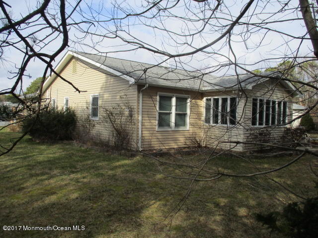 10 Eric Ct, Brick, NJ 08723 photo 2