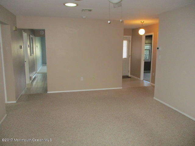 10 Eric Ct, Brick, NJ 08723 photo 5