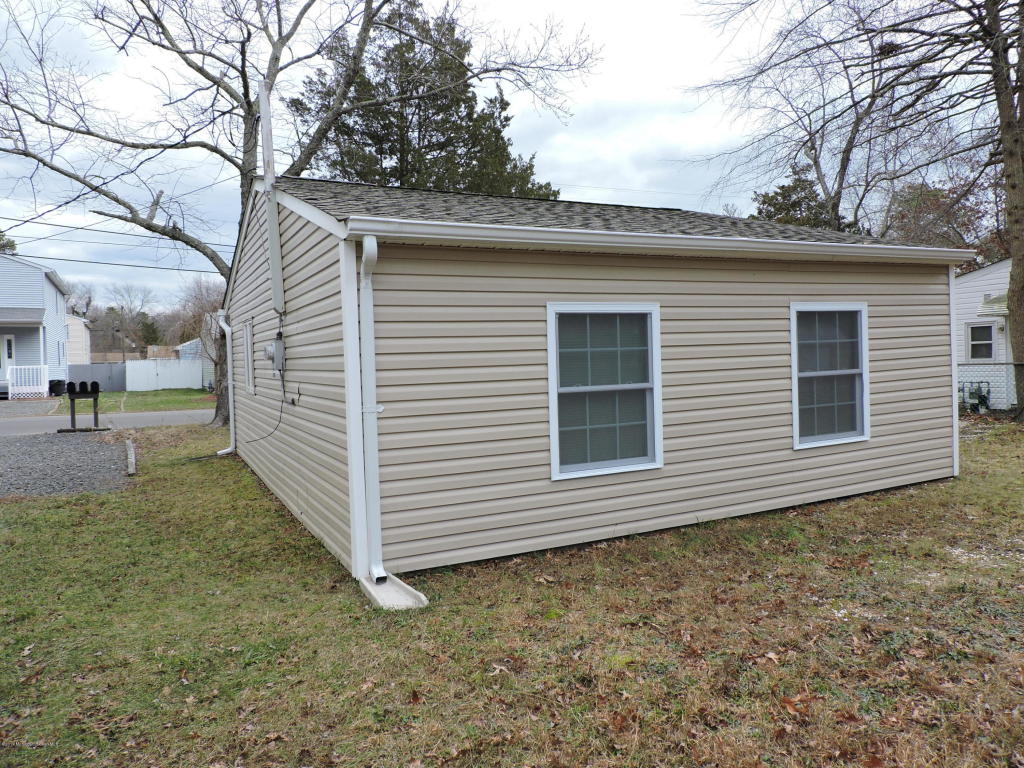 30 Poplar St, Waretown, NJ 08758 photo 4