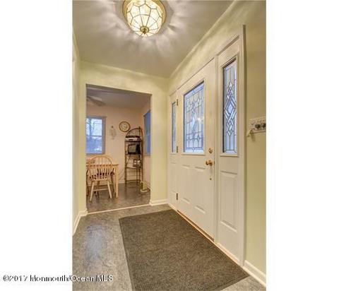 7 Roberta Dr, Middletown, NJ 07748 photo 3