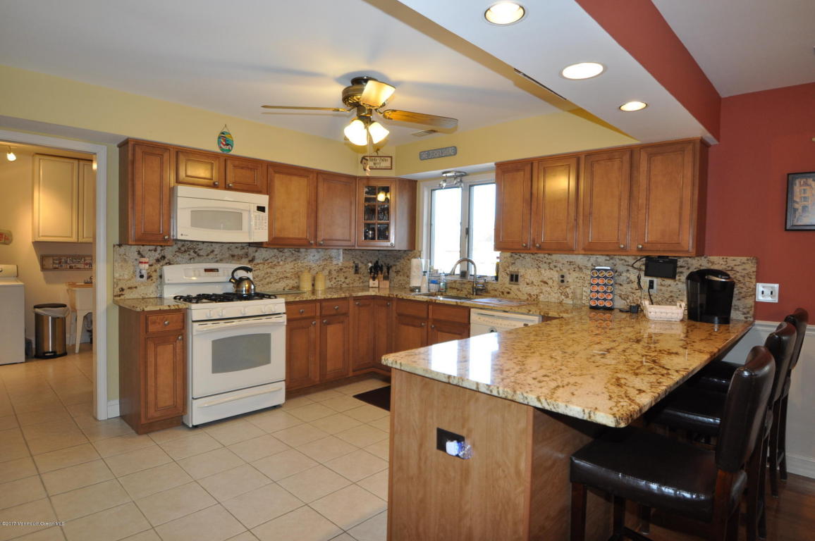 906 Capstan Dr, Forked River, NJ 08731 photo 6
