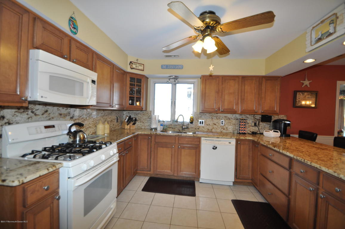 906 Capstan Dr, Forked River, NJ 08731 photo 9