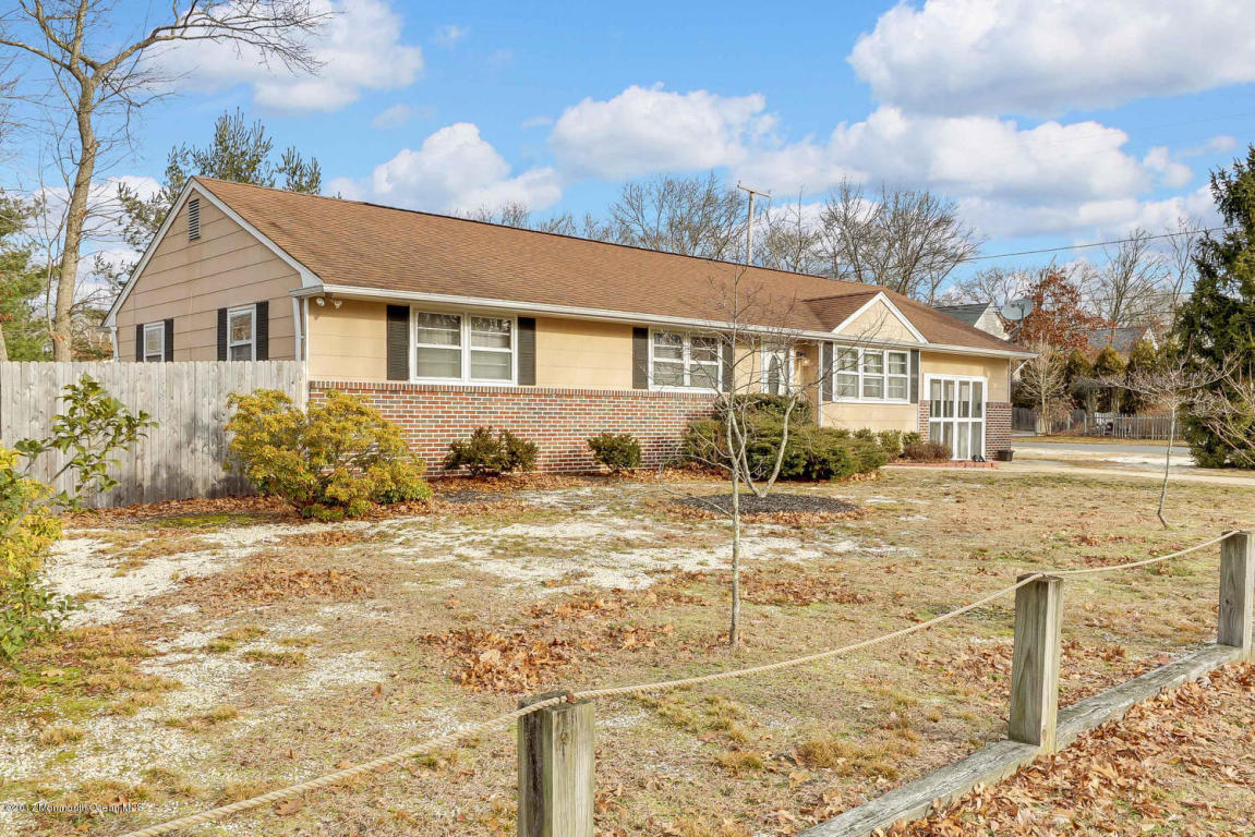 566 Holmes Ave, Forked River, NJ 08731 photo 4