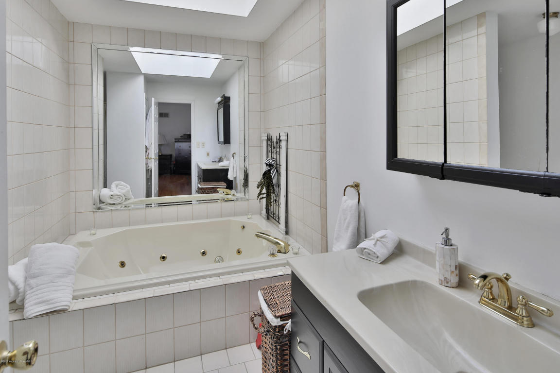 2 Marvin Rd, Middletown, NJ 07748 photo 23