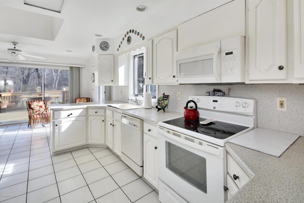 2 Marvin Rd, Middletown, NJ 07748 photo 11