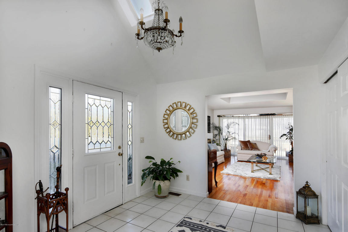 2 Marvin Rd, Middletown, NJ 07748 photo 4