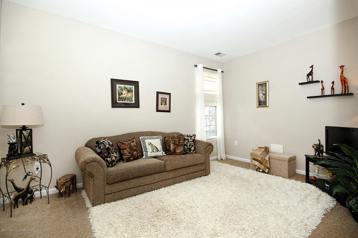 40 Marlow Dr, Jackson, NJ 08527 photo 4