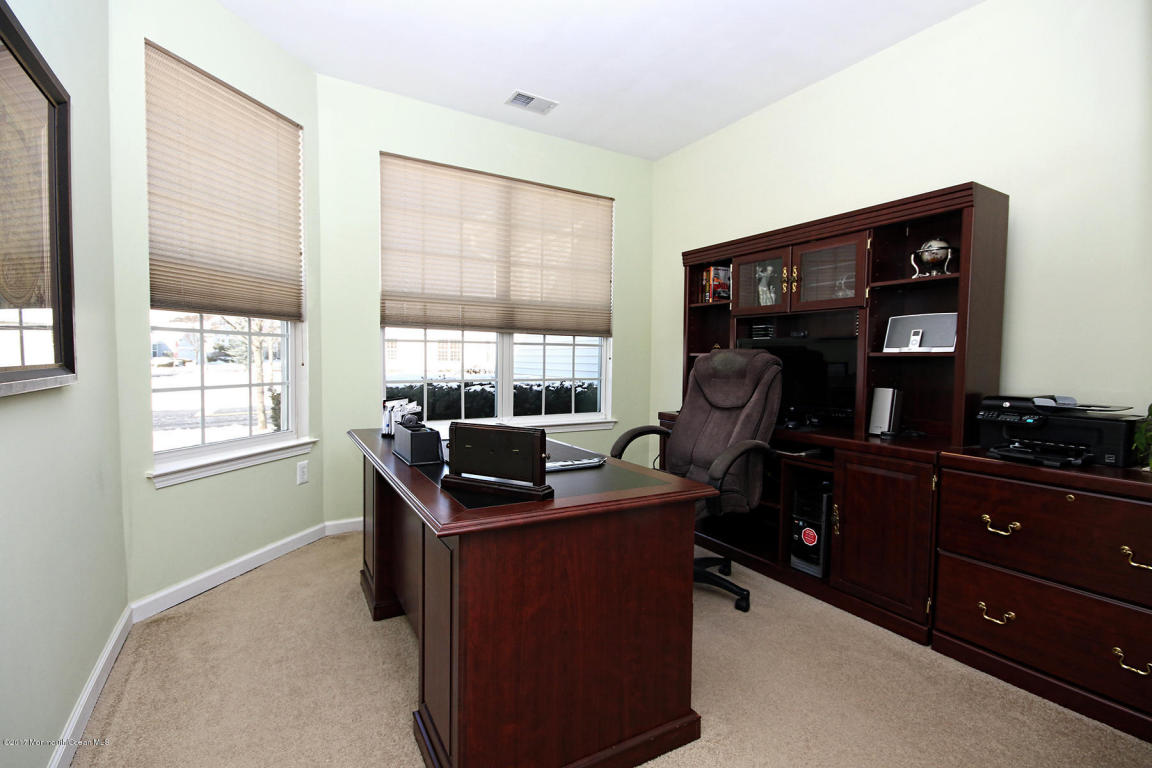 40 Marlow Dr, Jackson, NJ 08527 photo 2